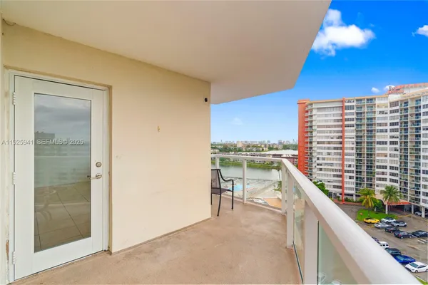 $215,000 | 1301 Northeast Miami Gardens Drive, Unit 1025W, Miami, FL 33179
