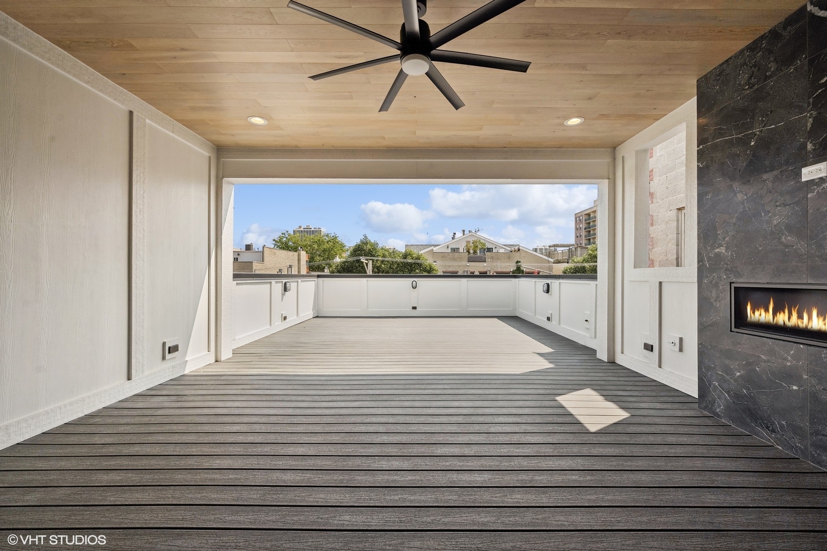 1413 North Mohawk Street Chicago, IL 60610 - Photo 35 of 51 a view of a terrace