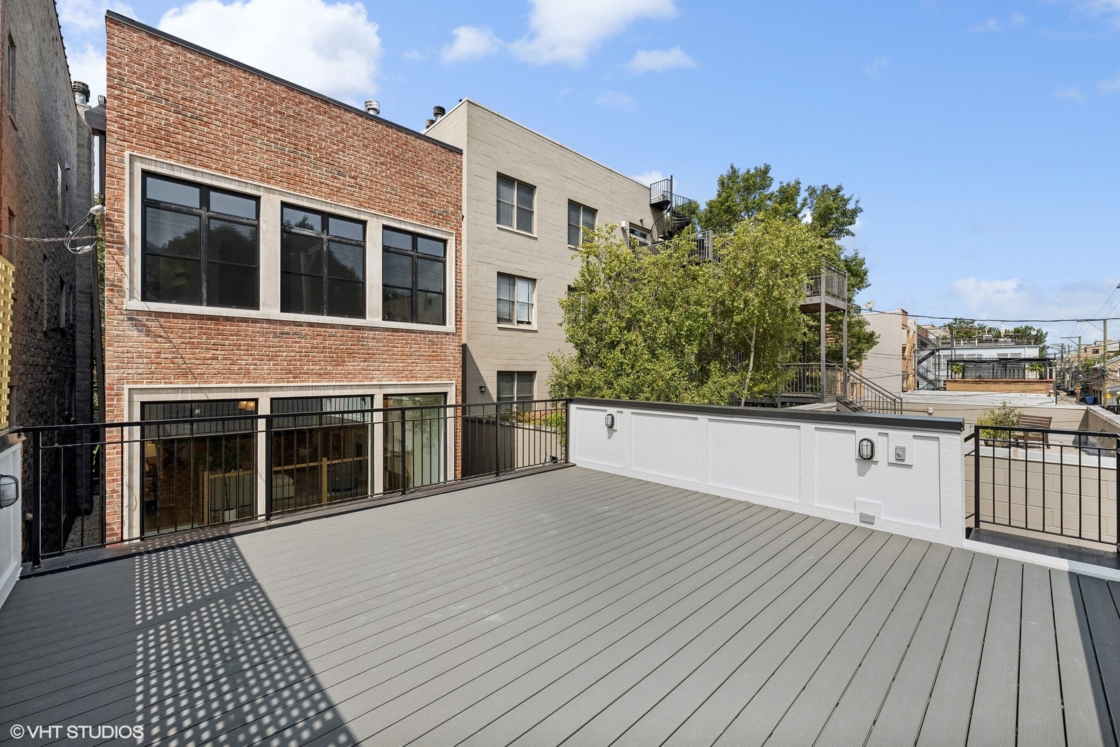 1413 North Mohawk Street Chicago, IL 60610 - Photo 50 of 51 a view of a roof deck