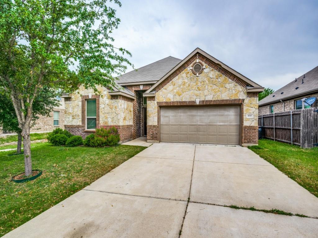 8737 Maple Ridge Trail Fort Worth, TX 76244 - Photo 2 of 25 Gallery Image 2