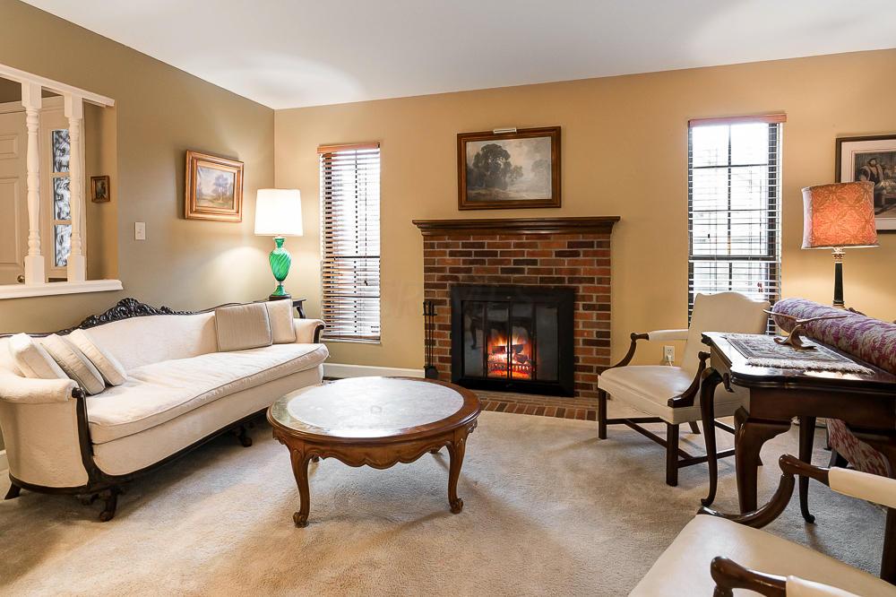 4756 Coach Road Columbus, OH 43220 - Photo 3 of 27