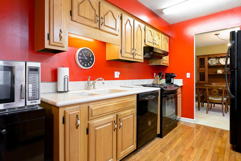 4756 Coach Road Columbus, OH 43220 - Photo 8 of 27