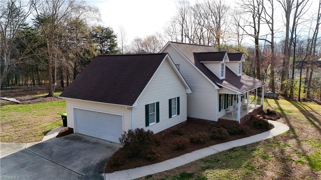 8570 Linville Road Oak Ridge, NC 27310 - Photo 3 of 19 Gallery Image 3