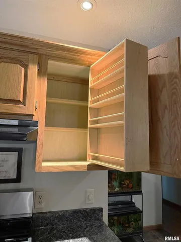 $376,900 | 12196 Laguna Drive, Marion, IL 62959