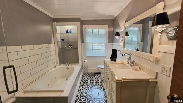 $376,900 | 12196 Laguna Drive, Marion, IL 62959