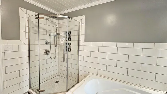 $376,900 | 12196 Laguna Drive, Marion, IL 62959