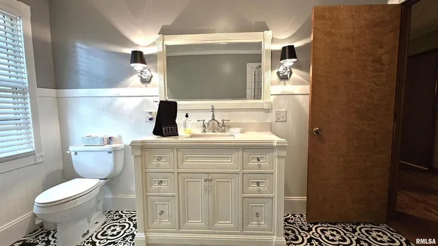 $376,900 | 12196 Laguna Drive, Marion, IL 62959