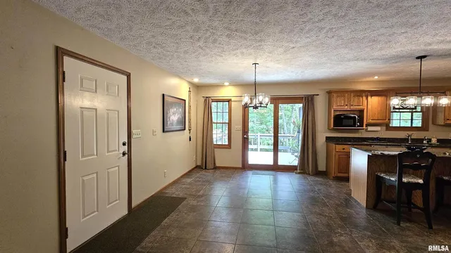 $376,900 | 12196 Laguna Drive, Marion, IL 62959