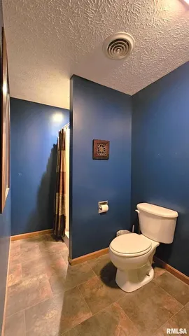 $376,900 | 12196 Laguna Drive, Marion, IL 62959