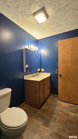 $376,900 | 12196 Laguna Drive, Marion, IL 62959