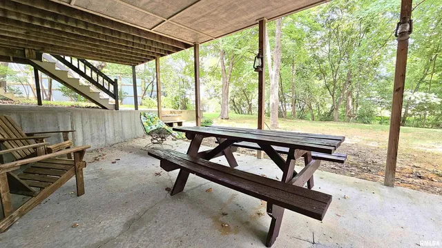 $376,900 | 12196 Laguna Drive, Marion, IL 62959