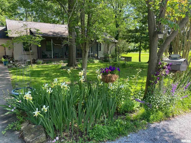 $376,900 | 12196 Laguna Drive, Marion, IL 62959