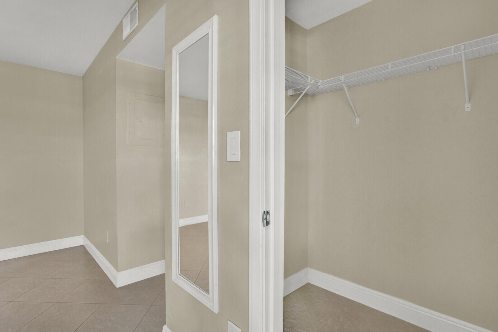 1215 Crystal Way, Unit N Delray Beach, FL 33444 - Photo 19 of 29 a view of an empty room