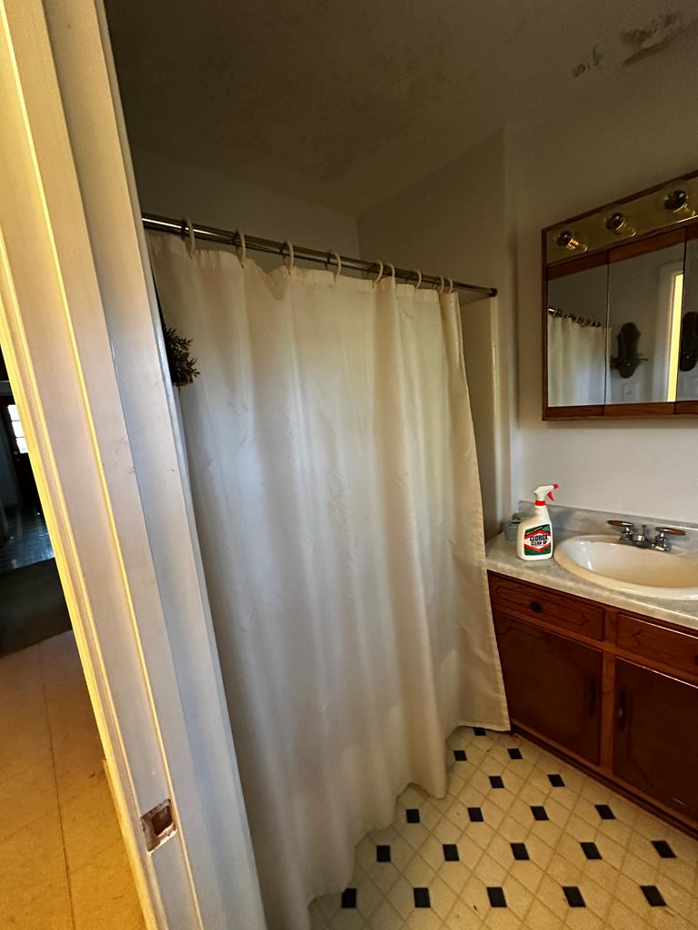 1966 Highway 142 Covington, GA 30014 - Photo 9 of 96 Shop Bathroom