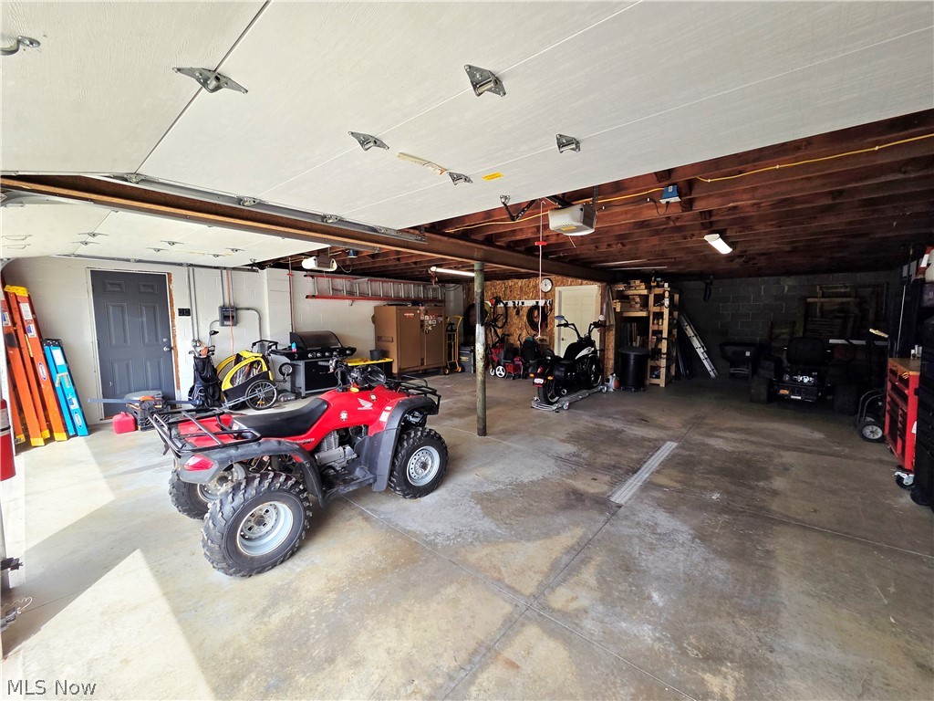 5869 Oberlin Road Amherst, OH 44001 - Photo 8 of 49