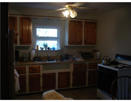 2749 Ridge Rd Extension Economy, PA 15005 - Photo 4 of 12 Kitchen.