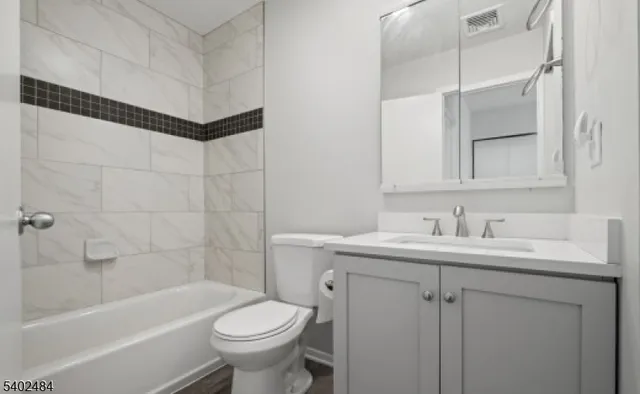 $1,950 | 1406 Spruce Hills Drive, Glen Gardner, NJ 08826