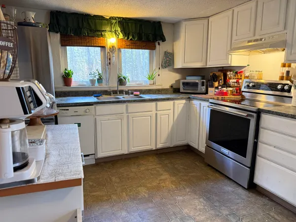 $249,000 | 662 Highway 30, Newfane, VT 05345
