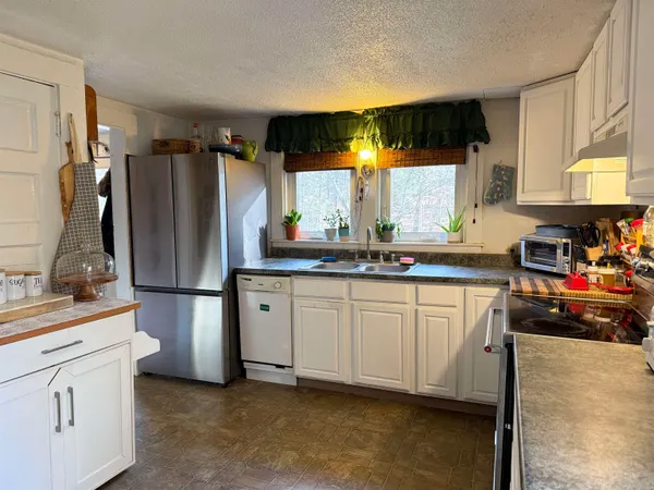 $249,000 | 662 Highway 30, Newfane, VT 05345