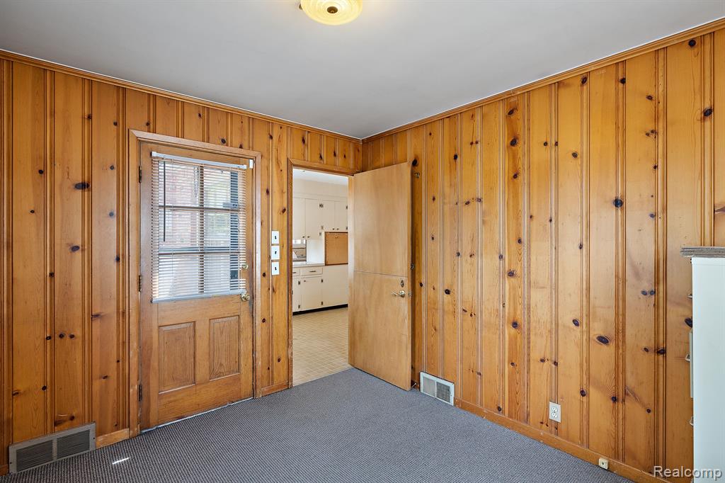 1730 Littlestone Road Grosse Pointe Woods, MI 48236 - Photo 20 of 45