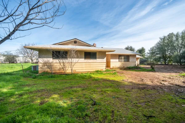 $750,000 | 8743 Airport Road, Redding, CA 96002