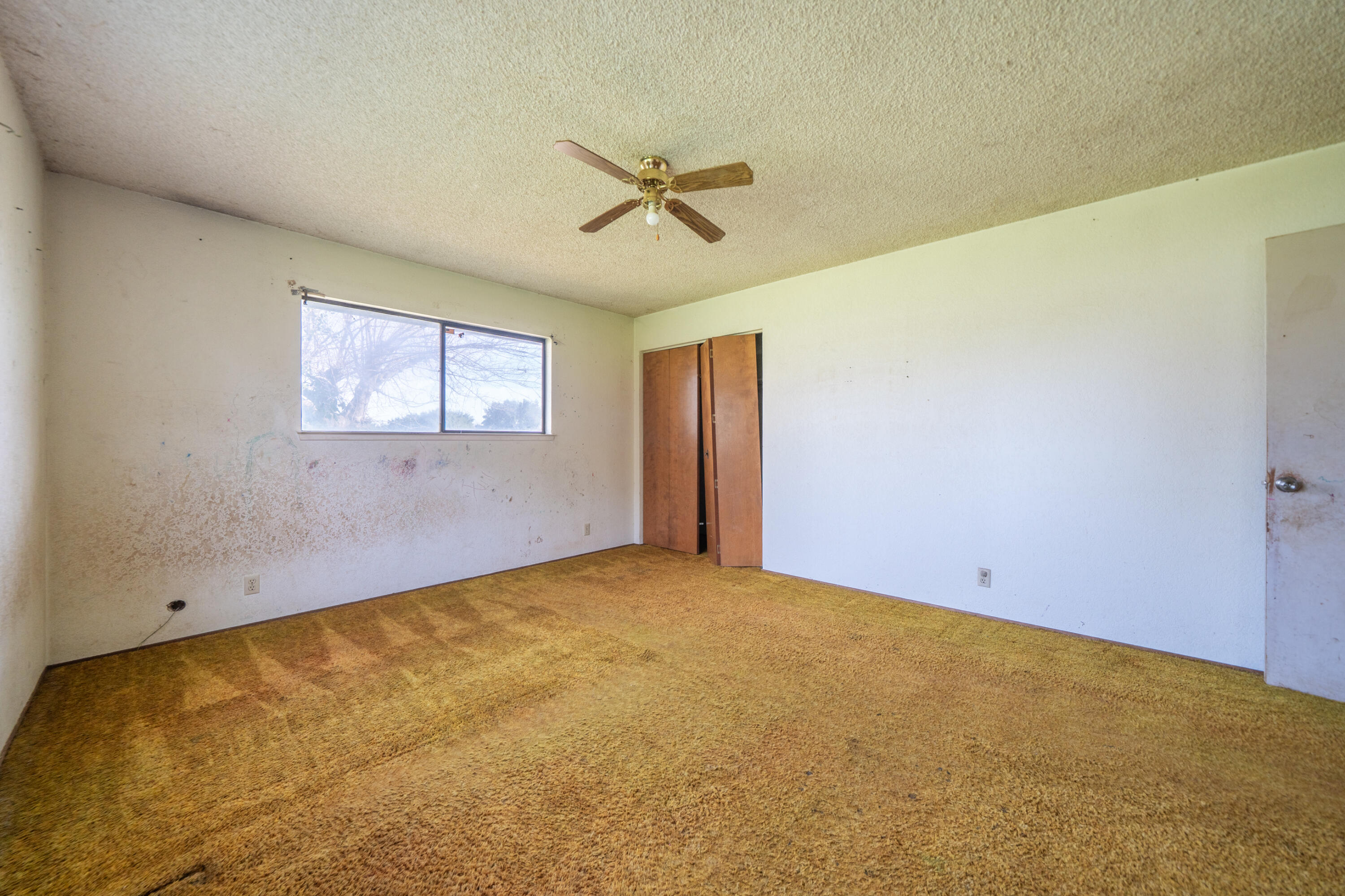 8743 Airport Road Redding, CA 96002 - Photo 19 of 39 PRIMARY BEDROOM