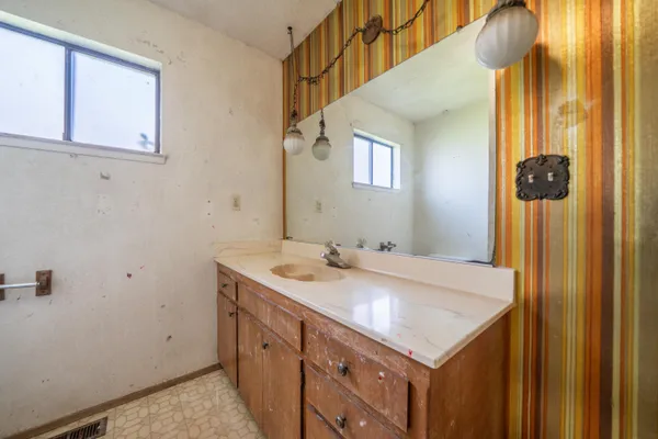 $750,000 | 8743 Airport Road, Redding, CA 96002