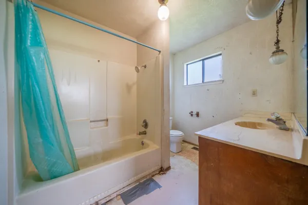 $750,000 | 8743 Airport Road, Redding, CA 96002