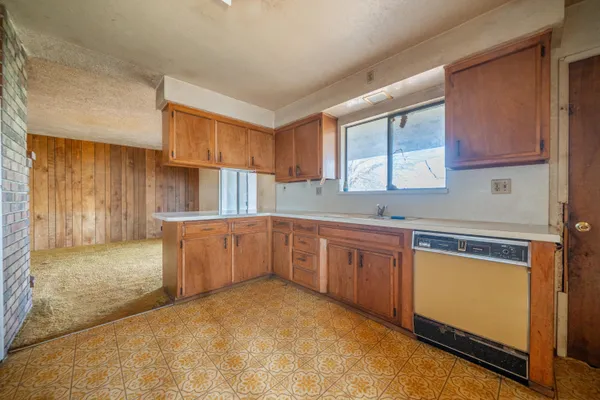 $750,000 | 8743 Airport Road, Redding, CA 96002