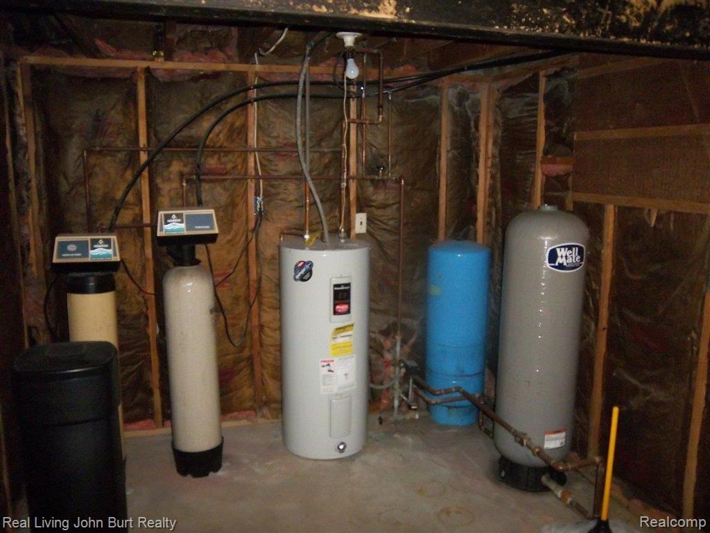 1040 Barr Road Oxford, MI 48370 - Photo 13 of 14 Well