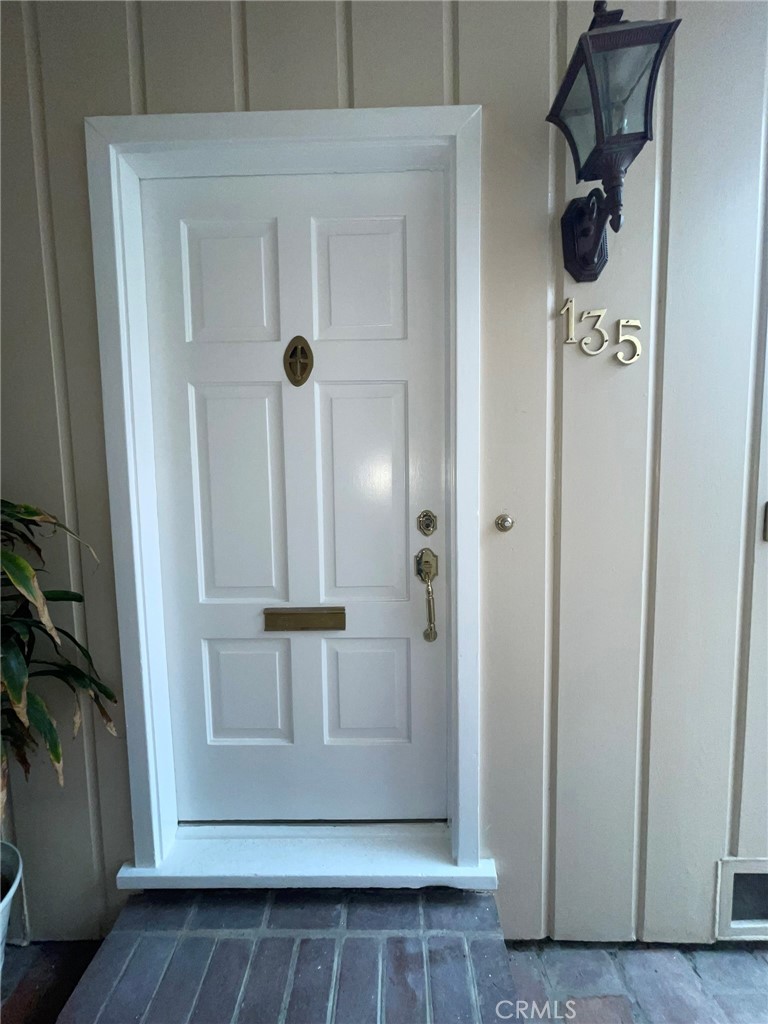 135 Canon Drive Beverly Hills, CA 90212 - Photo 6 of 42