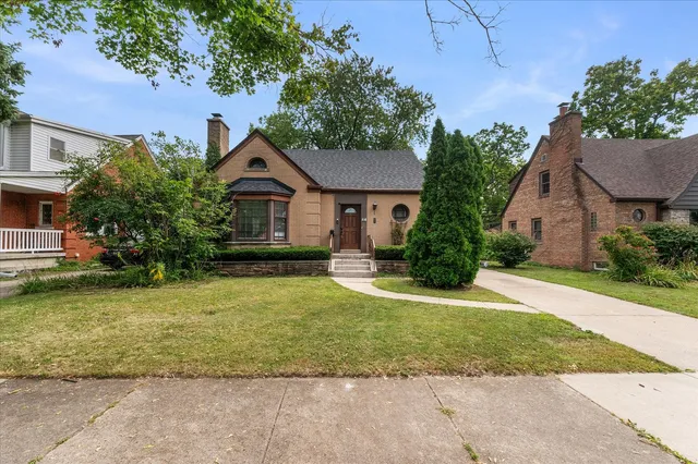$424,900 | 39 North 5th Avenue, Des Plaines, IL 60016