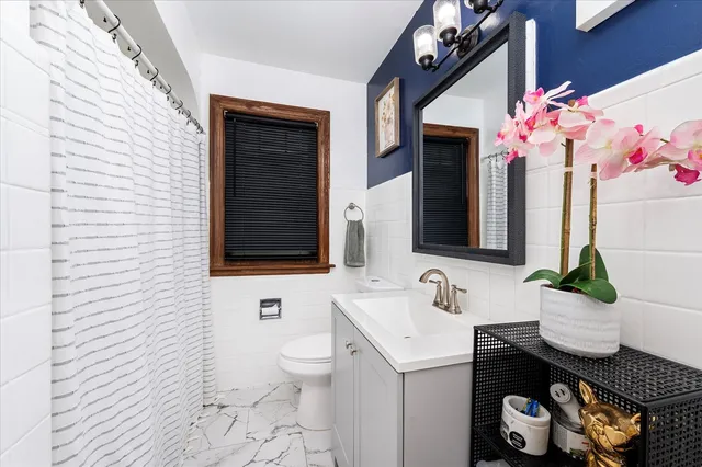 $424,900 | 39 North 5th Avenue, Des Plaines, IL 60016