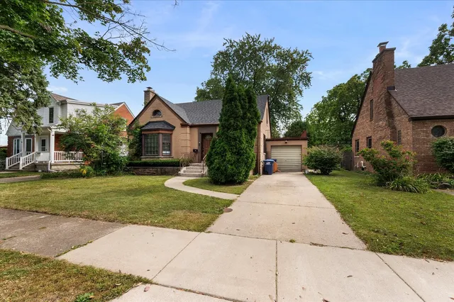 $424,900 | 39 North 5th Avenue, Des Plaines, IL 60016
