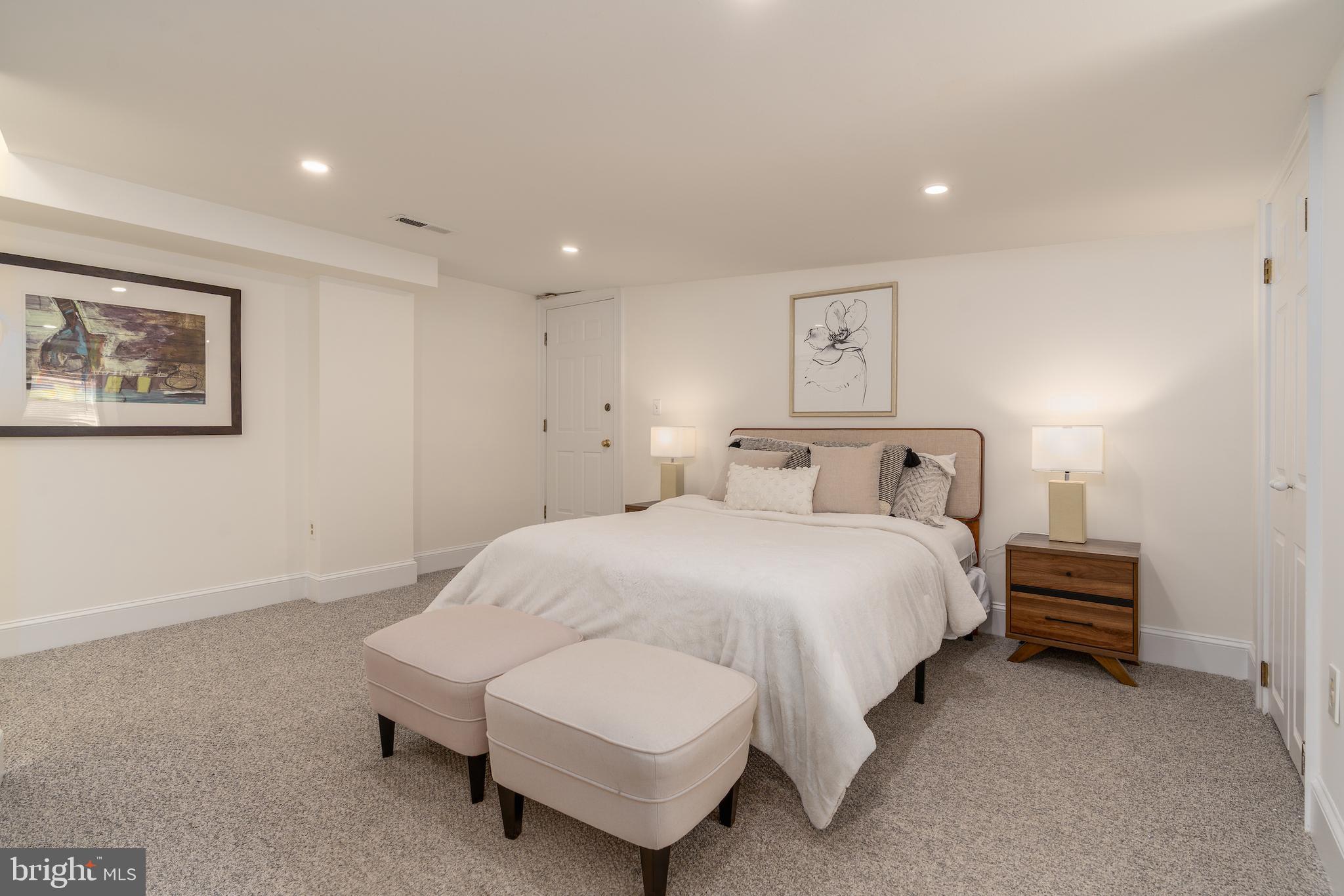350 9th Street Southeast, Unit 26 Washington, DC 20003 - Photo 24 of 34