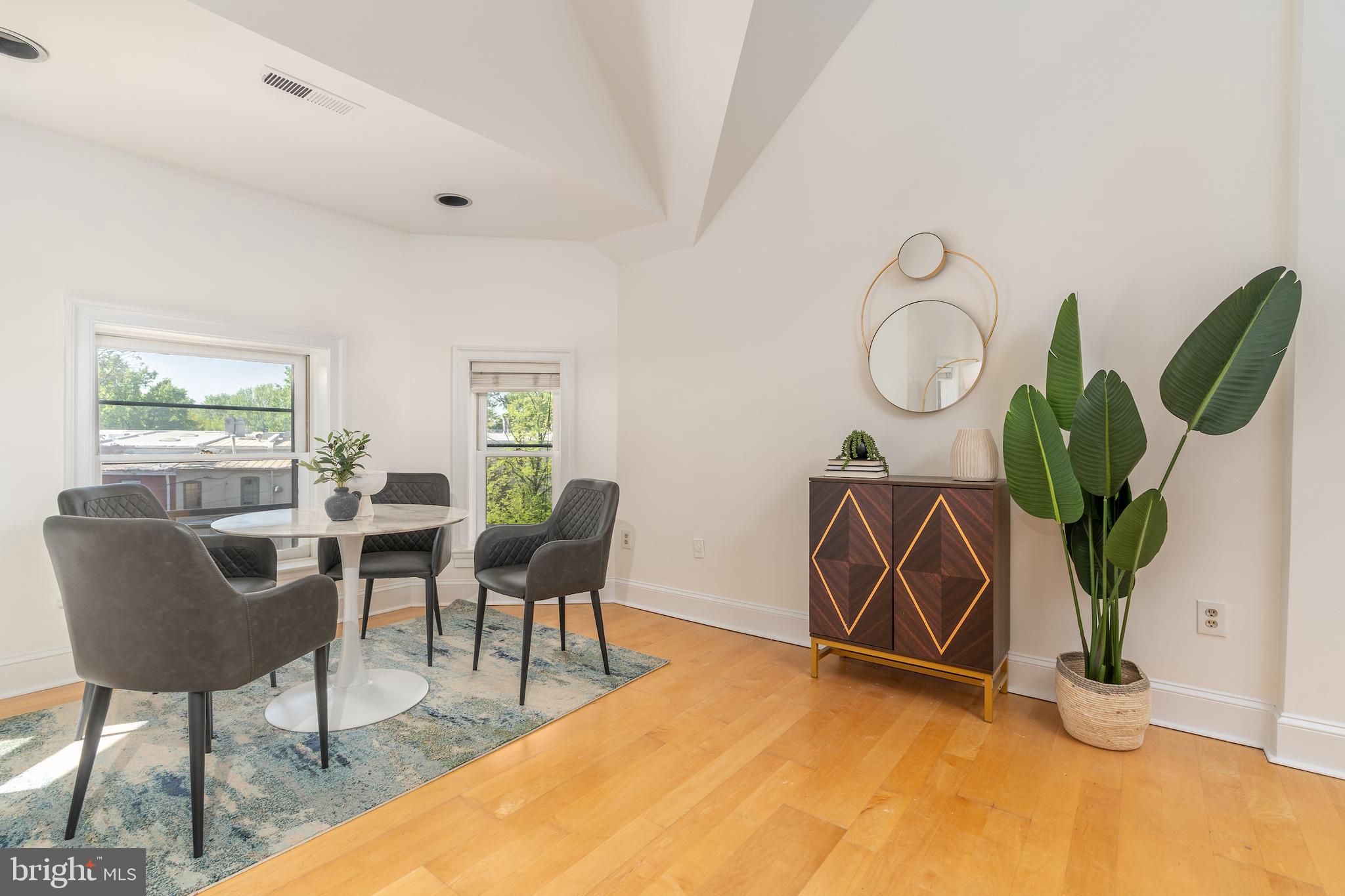 350 9th Street Southeast, Unit 26 Washington, DC 20003 - Photo 5 of 34