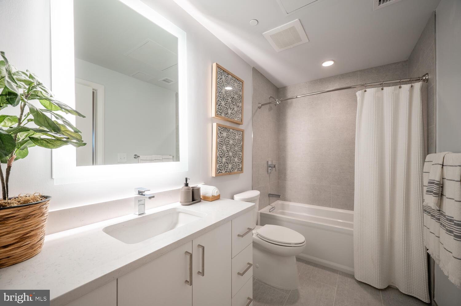 923 V Street Northwest, Unit 403 Washington, DC 20001 - Photo 16 of 18