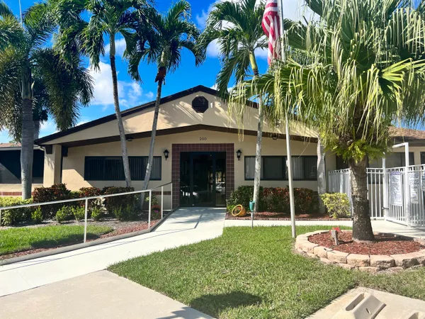 $1,700 | 231 Pine High Occupancy Vehicle Circle, Unit A1, Greenacres, FL 33463