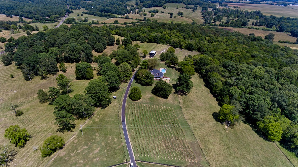 983 Veto Road Prospect, TN 38477 - Photo 40 of 43 an aerial view of a residential houses