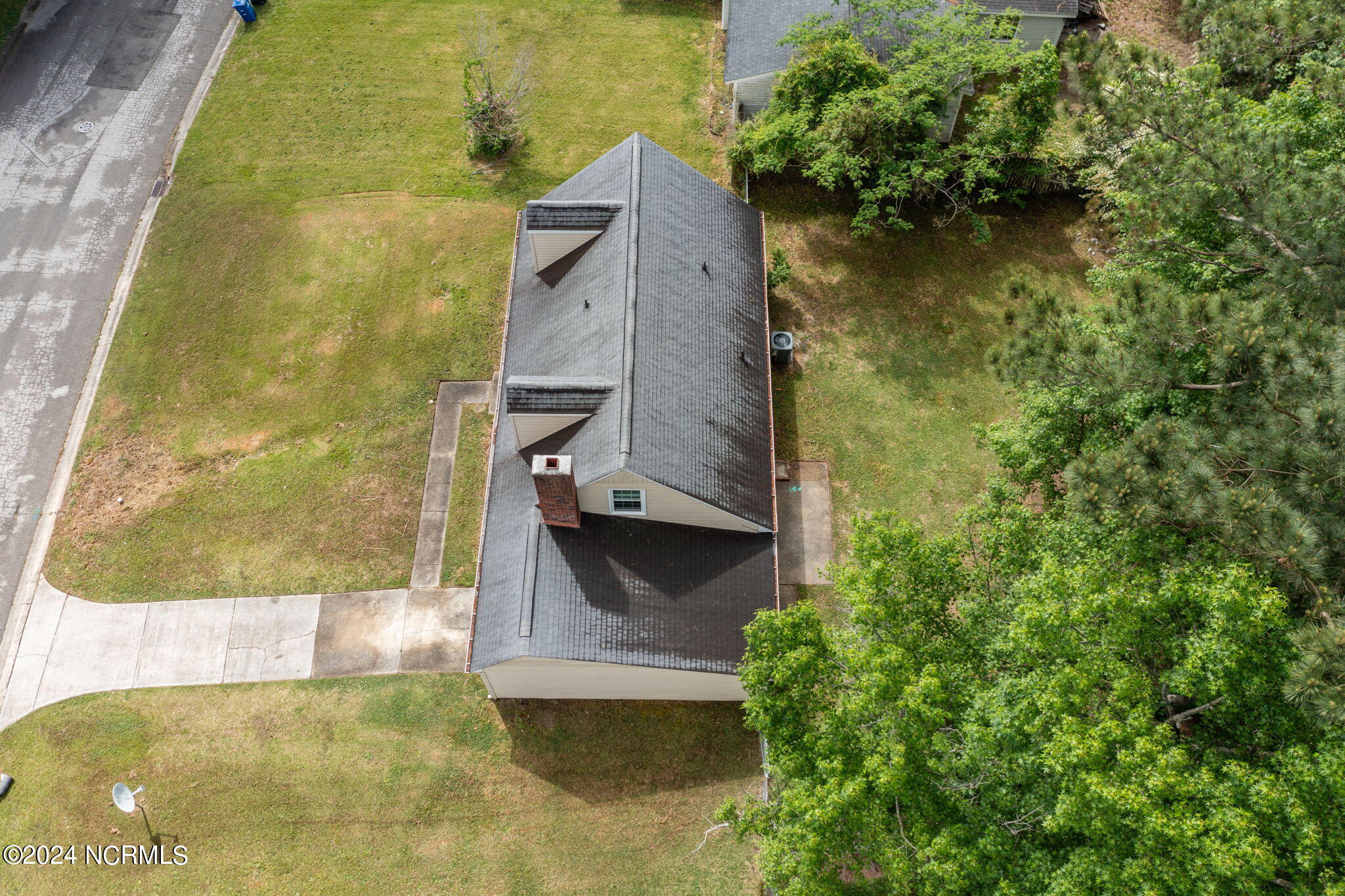 1005 Brynn Marr Road Jacksonville, NC 28546 - Photo 7 of 50 7-web-or-mls-DJI_0750