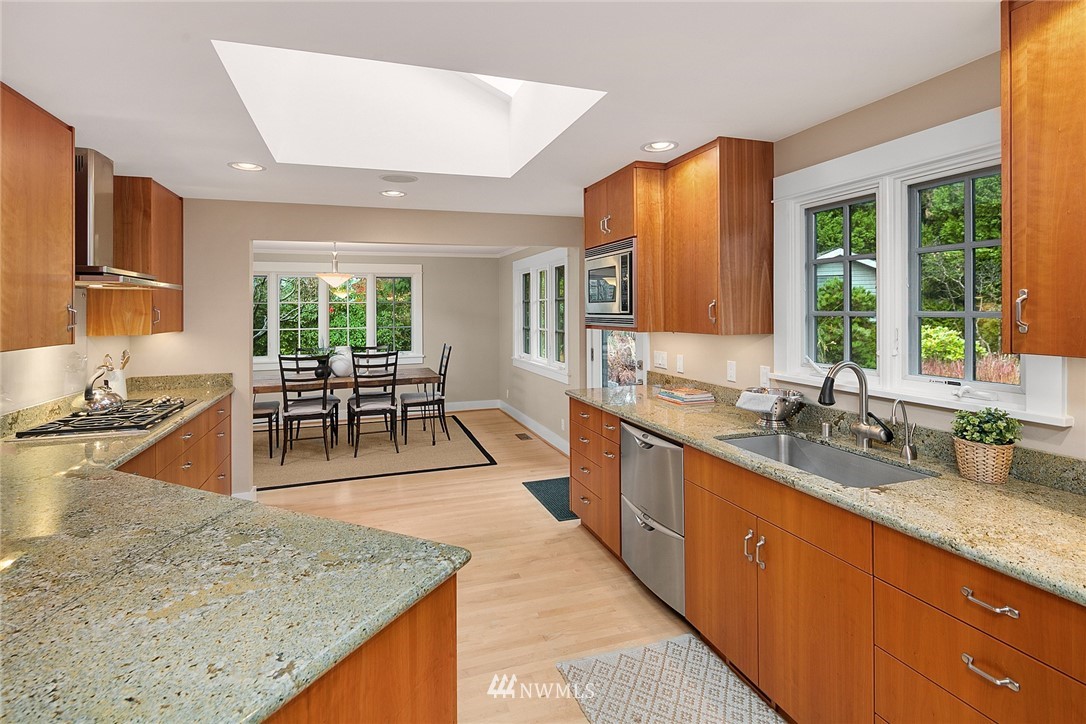5400 Northeast Windermere Road Seattle, WA 98105 - Photo 7 of 19 Gallery Image 7