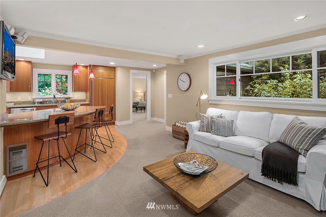 5400 Northeast Windermere Road Seattle, WA 98105 - Photo 10 of 19 Gallery Image 10