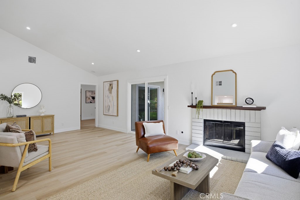 1069 Belleza Street Camarillo, CA 93012 - Photo 11 of 59