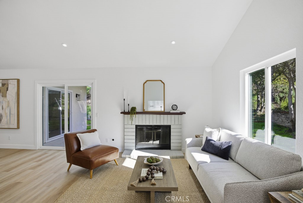 1069 Belleza Street Camarillo, CA 93012 - Photo 12 of 59