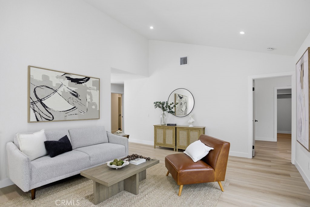 1069 Belleza Street Camarillo, CA 93012 - Photo 4 of 59