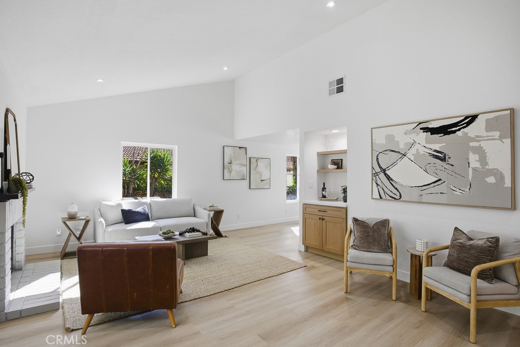 1069 Belleza Street Camarillo, CA 93012 - Photo 10 of 59