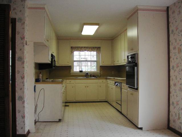 227 Kings Way Clemson, SC 29631 - Photo 3 of 9 Gallery Image 3