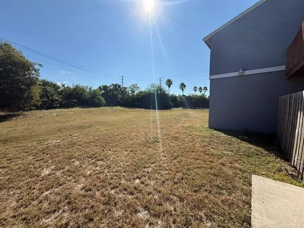 $2,200 | 24 Crossings Circle, Unit H, Boynton Beach, FL 33435