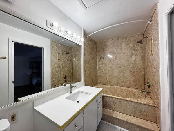 $2,200 | 24 Crossings Circle, Unit H, Boynton Beach, FL 33435