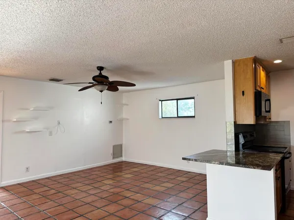 $2,200 | 24 Crossings Circle, Unit H, Boynton Beach, FL 33435